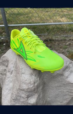 Pirma Supreme Soccer Cleats Neon Green Size 10 for Sale in Los Angeles, CA  - OfferUp