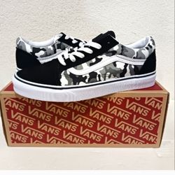 Vans Multiple Sizes Read Entire Description 