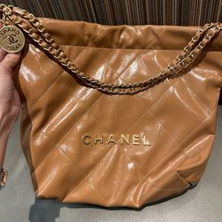 Chanel Tote Bag (price 3️⃣5️⃣0️⃣) Medium Size Multi-way 