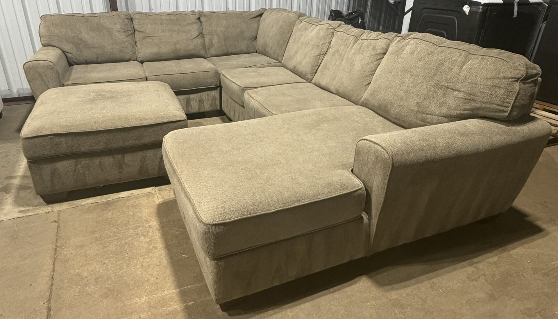 Ashley Furniture U-Shape Sectional Couch with Storage Ottoman β Delivery Available!