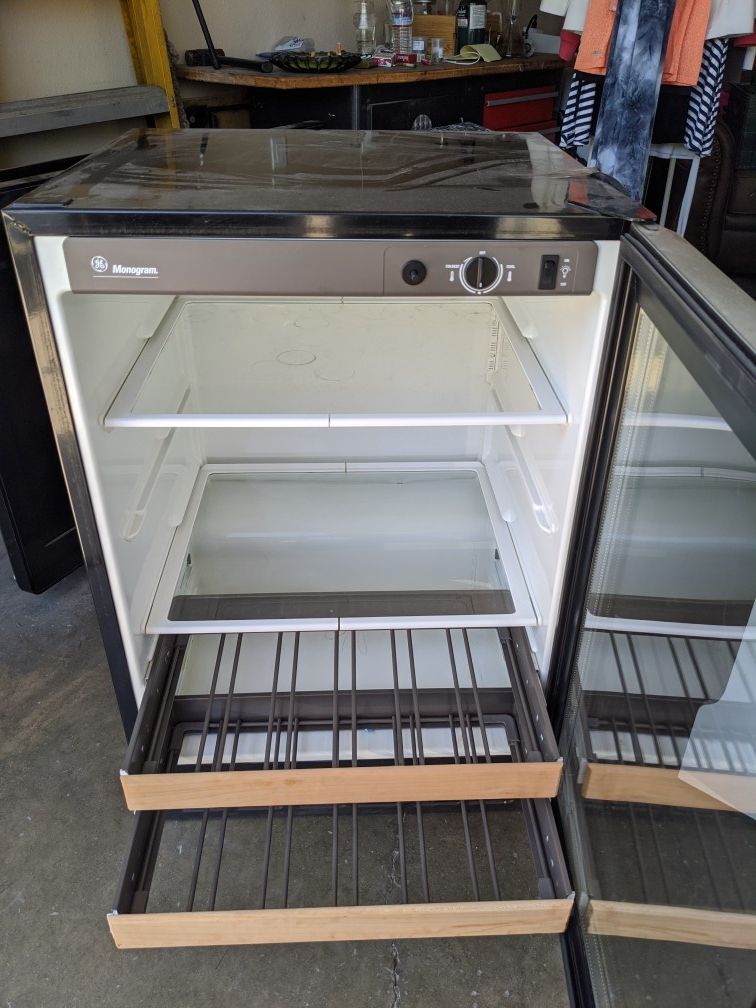 GE Monogram wine refrigerator for Sale in Huntington Beach, CA OfferUp