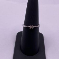 18K White Gold Solitaire Diamond Ring with Accent Diamonds