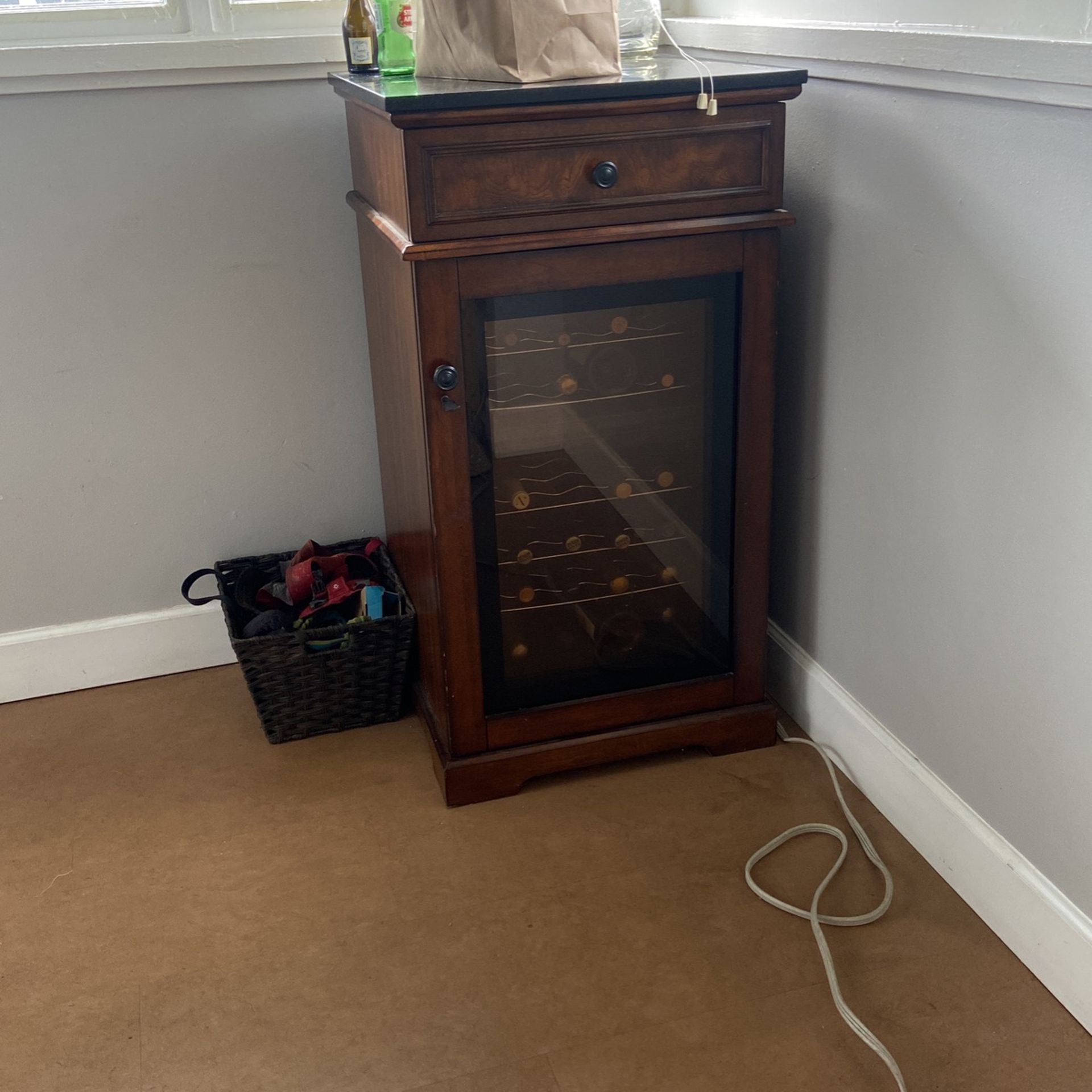 Stylish Wine Fridge Wine chiller Wine cooler