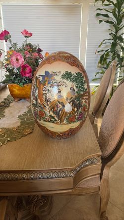 Beautiful Decoration Egg 18”T X 13”W