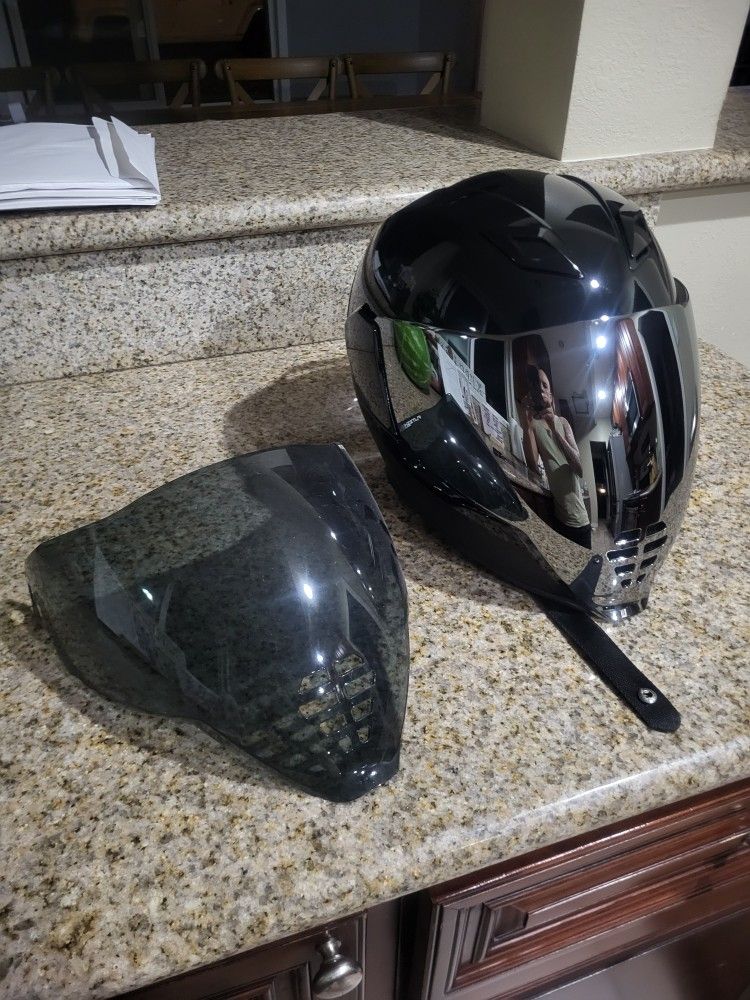 Icon motorcycle helmet in great shape.