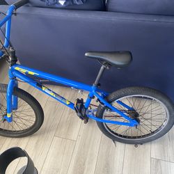 GT Bank BMX Bike