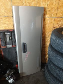 2004-2012 Chevrolet Chevy Colorado Tailgate $125