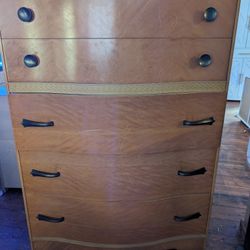 Vintage 5 Drawer Dresser 