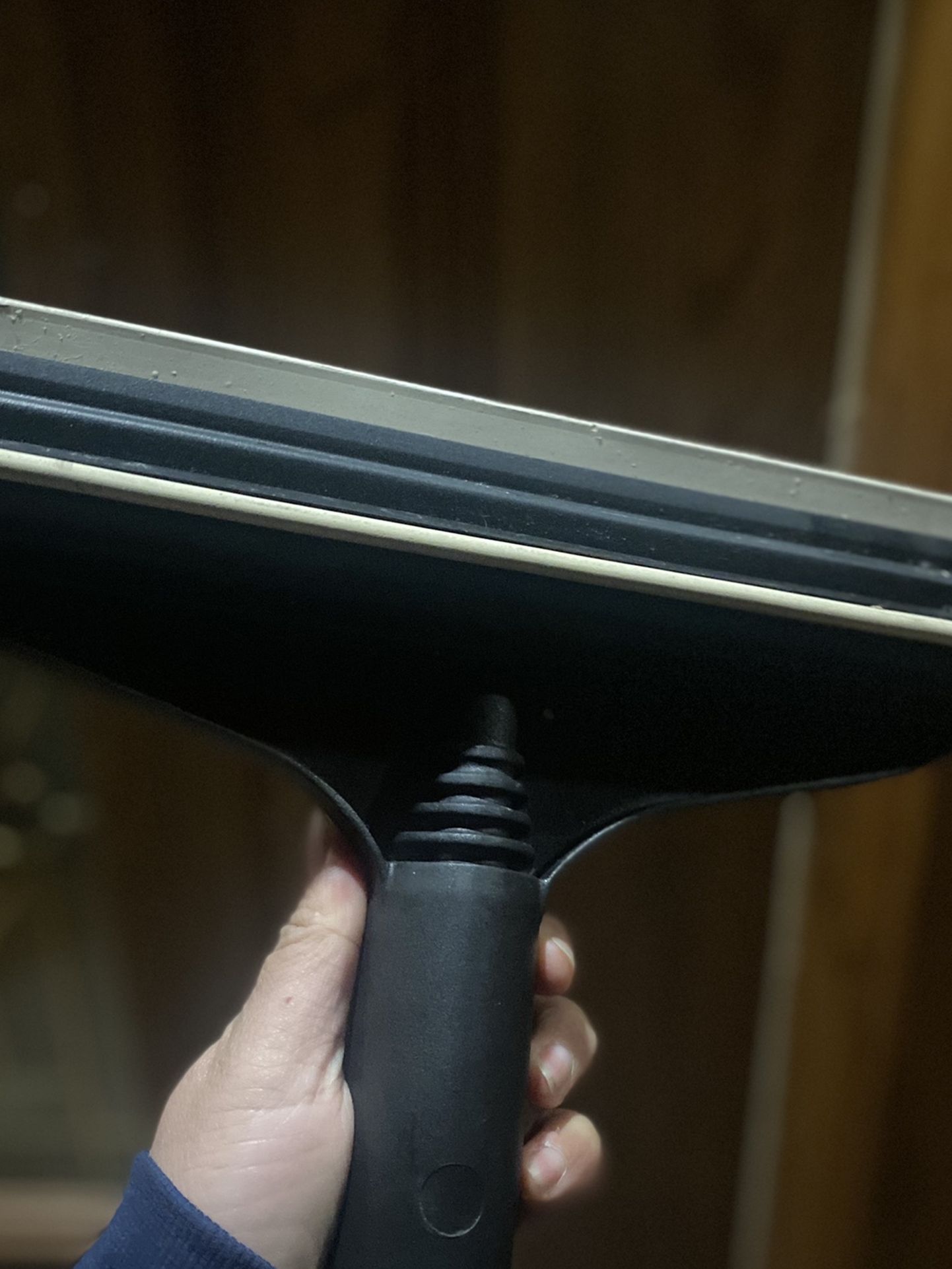 Snow Black Scraper