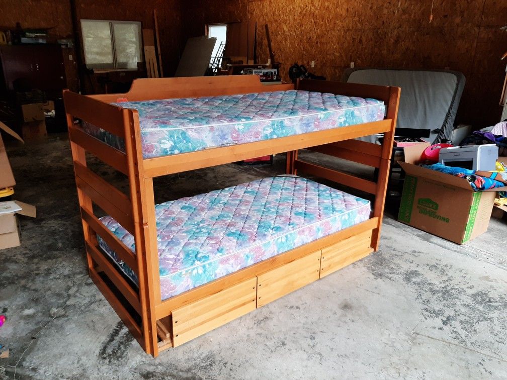 Kids bunk bed with mattresses