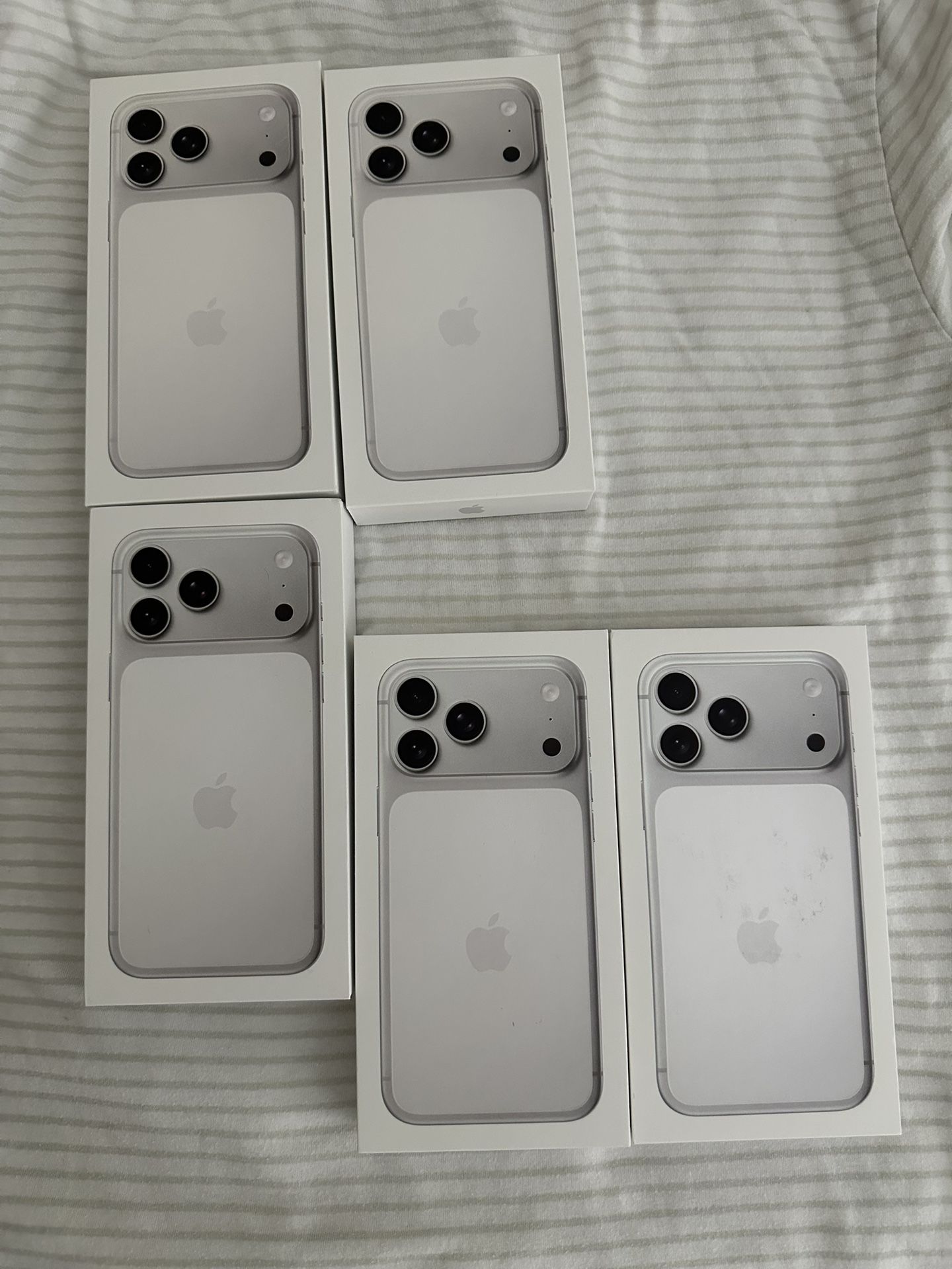 Apple iPhone 17 Pro Max Silver With Receipt I Can Come To You Deliver Same Day