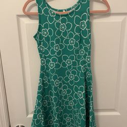 ALMOST NEW Cute Little Green Dress with White Flowers for Teenager or Adult - Size Small