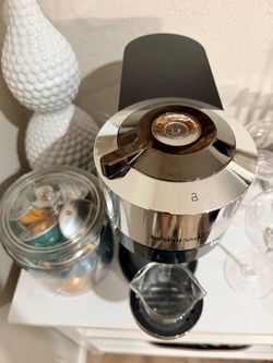 Nespresso Vertuo Next Coffee & Espresso Maker by de’longhi