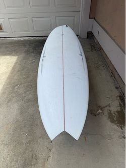Surfboard Ryan burch pickle goofy 6’0