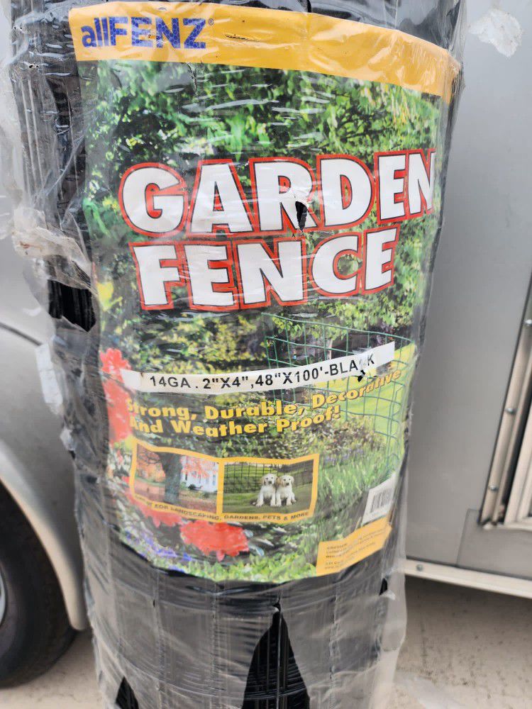 Garden Fence /  Valla de Jardin