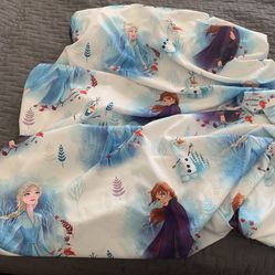 TWIN SHEET SET DISNEY  FROZEN  DESIGN VERY CLEAN NO STAINS OR DAMAGE  ASKING $8 