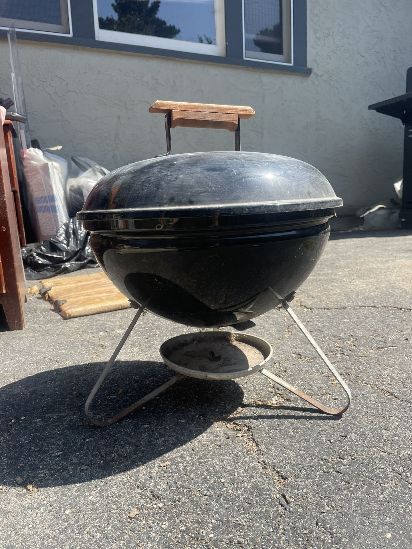 Small 14” Portable BBQ Grill - Perfect For The beach!