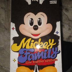 SEALED 100% Authentic Pop Mart Mickey Family Cute Together Keychain
