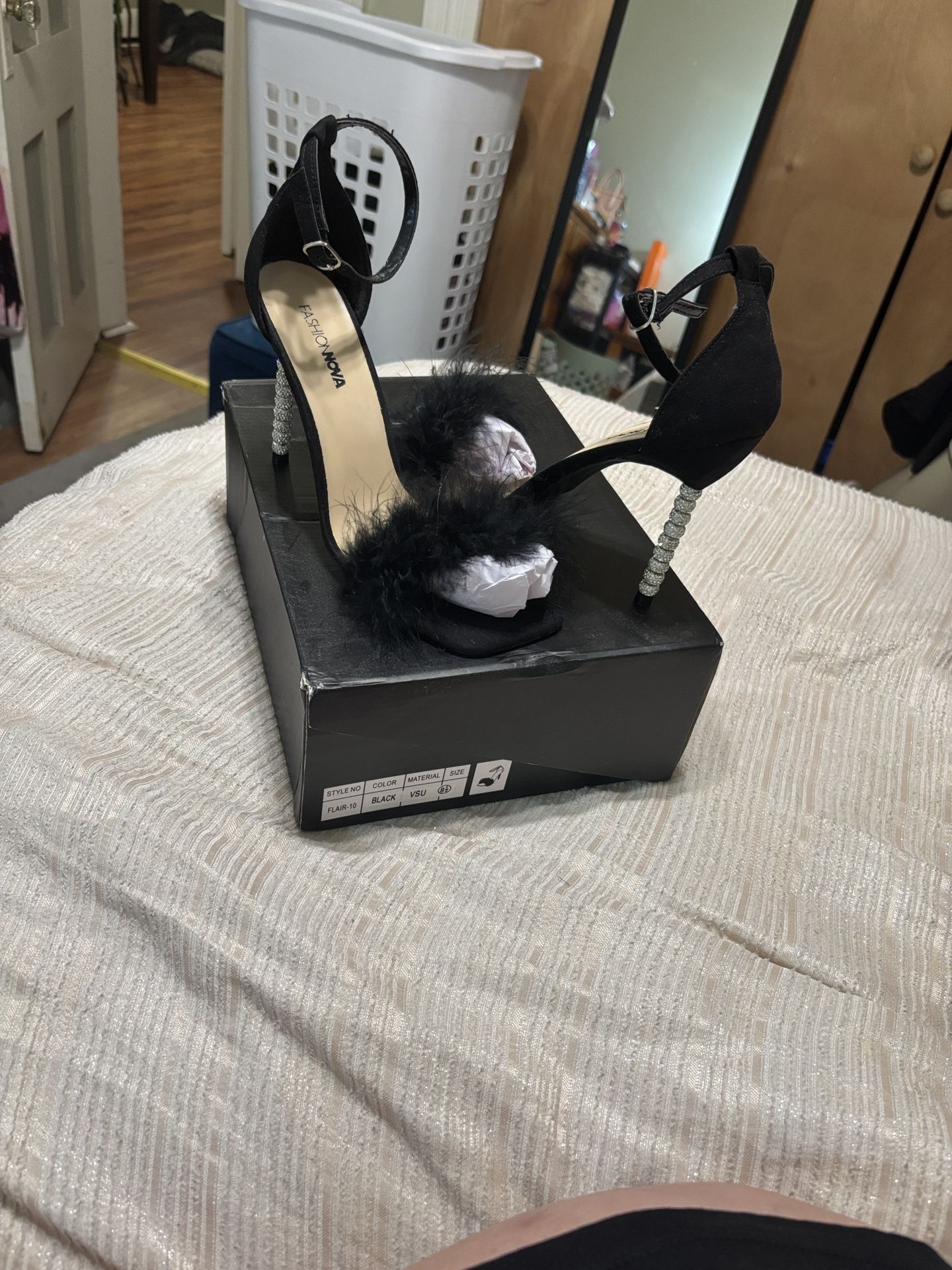 Chic Black Feathered Heels with Rhinestones
