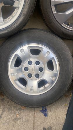 Size 17 rims all 4 with tires