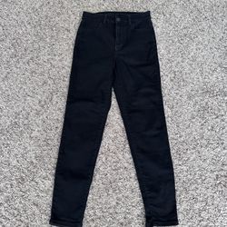 American Eagle black jeans size 4 short. Curvy Hi-rise. Great condition 