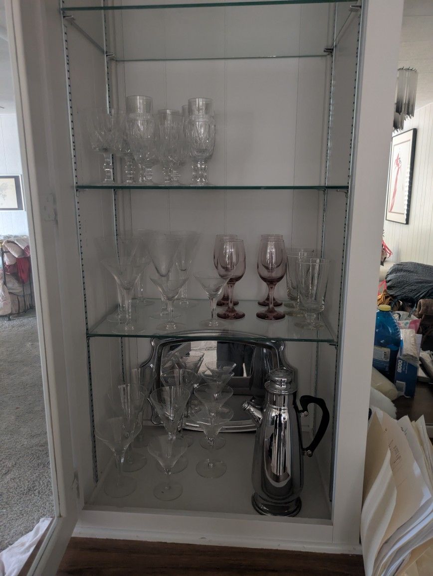 Estate Sale Lots Of Stuff