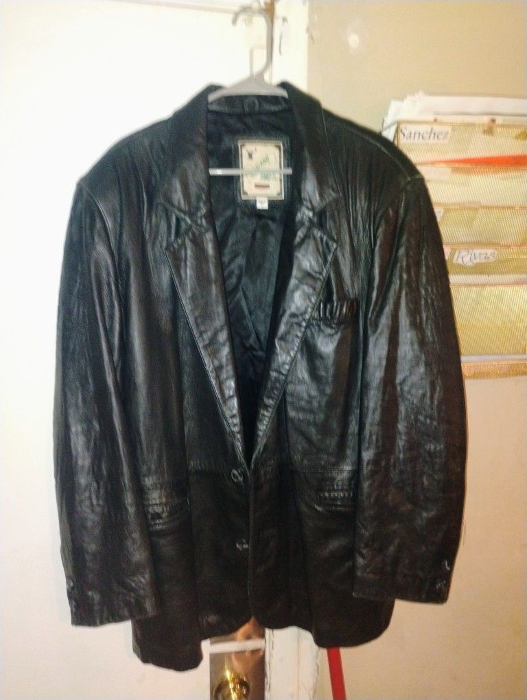 Leather Jacket Size Large Send Offerd