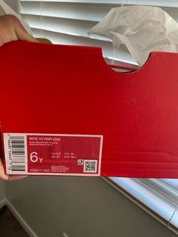 Nike shoes size 6Y brand new