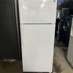 GE REFRIGERATOR 