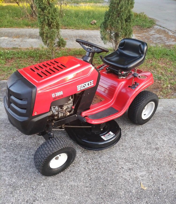 Riding Gas Lawn Mower Tractor With New Blades And New Battery $850 Firm!!