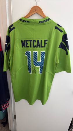 DK Metcalf Signed Seahawks Jersey
