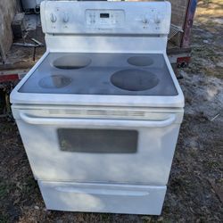 Stove, Dishwasher, And Microwave 