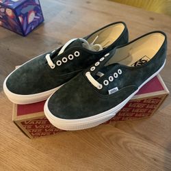 Brand New Vans Authentic Sneaker Size 10.5 Men’s