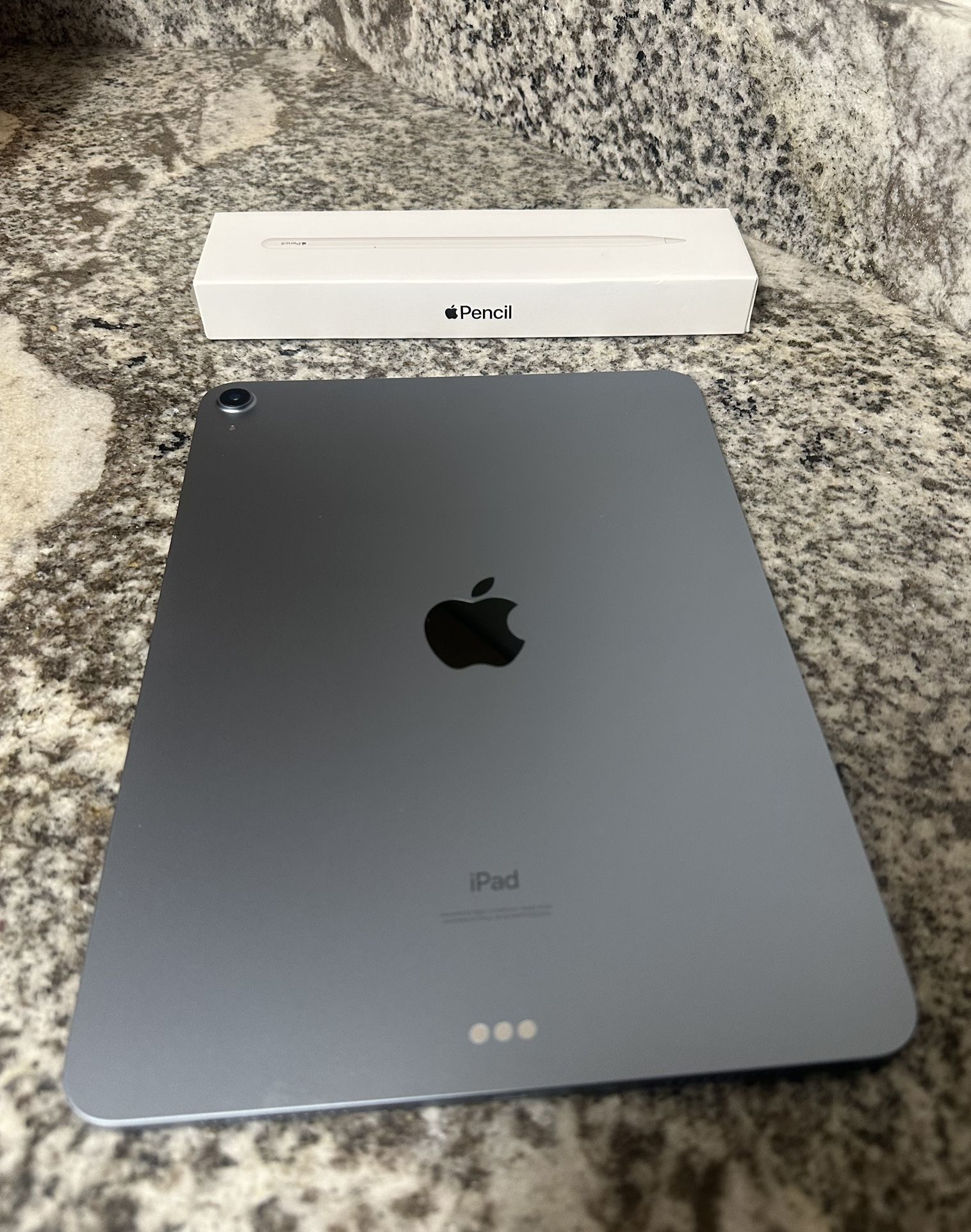 Need Gone today - Apple 10.9 inch ipad air 4th gen + Apple Pencil