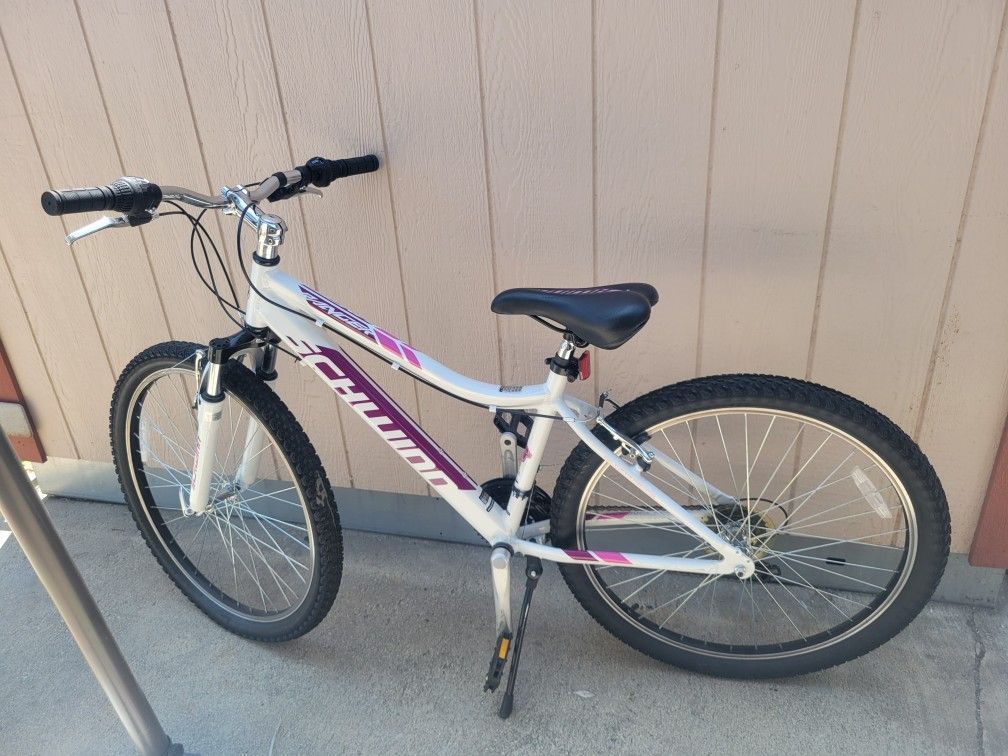 Woman's Schwin. Ranger 26 Inch