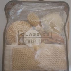 New Classics Natural Beauty Set Spa Pedicure Bath Kit in Clear Bag w/ Gold Trim