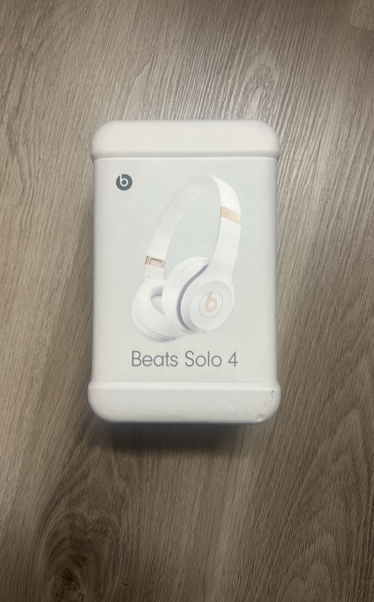 Beats solo 4