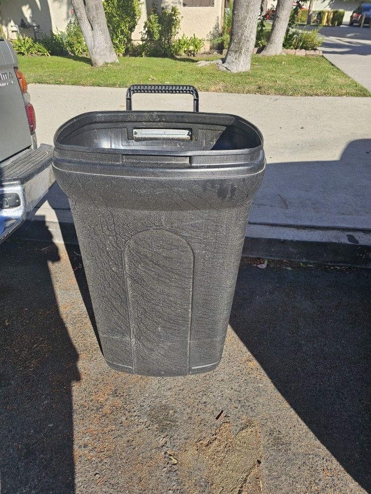 Two Wheel Trash Bin
