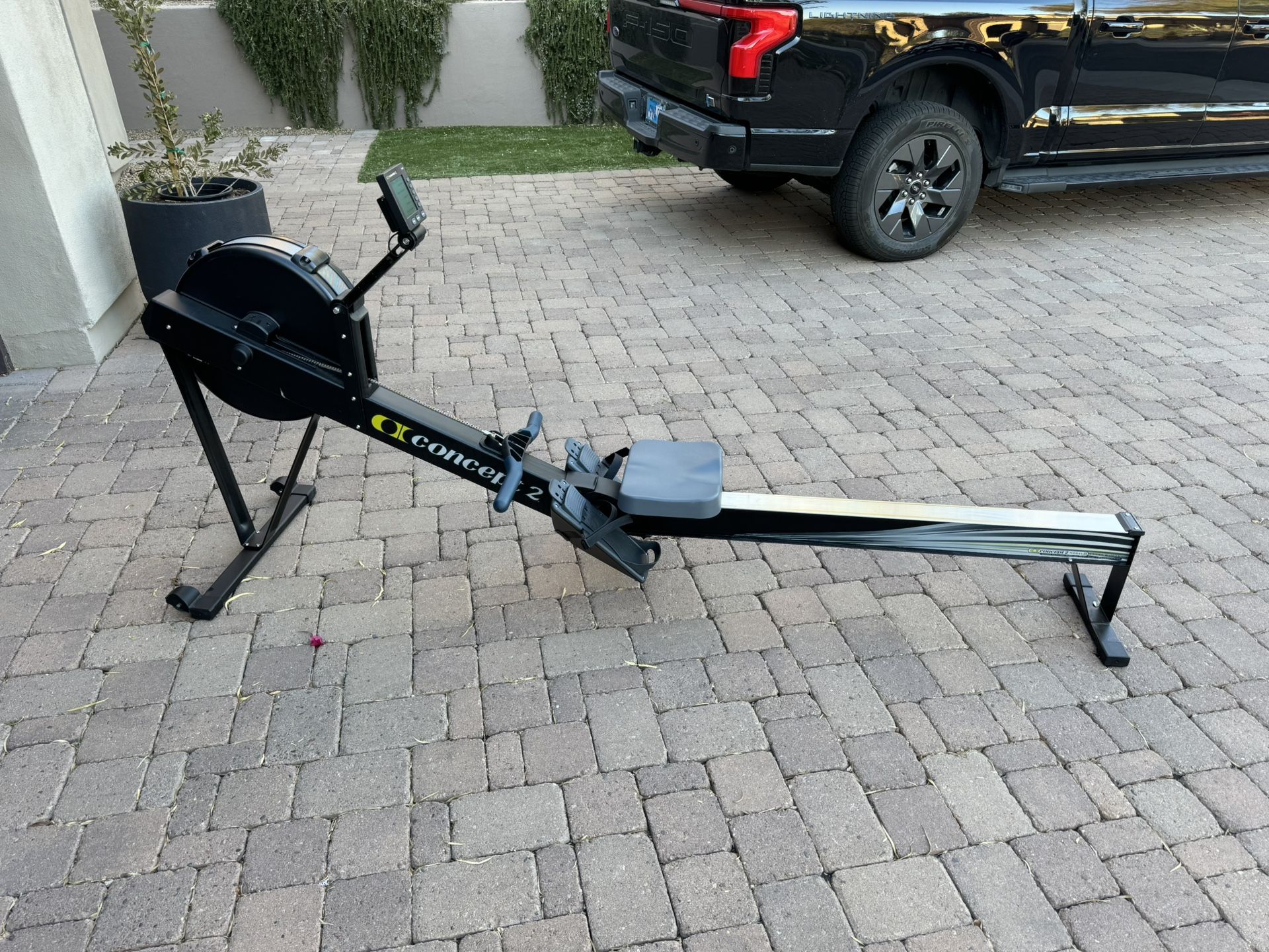 Concept 2 Rowing Machine With PM5 Monitor (166,000 Meters!)