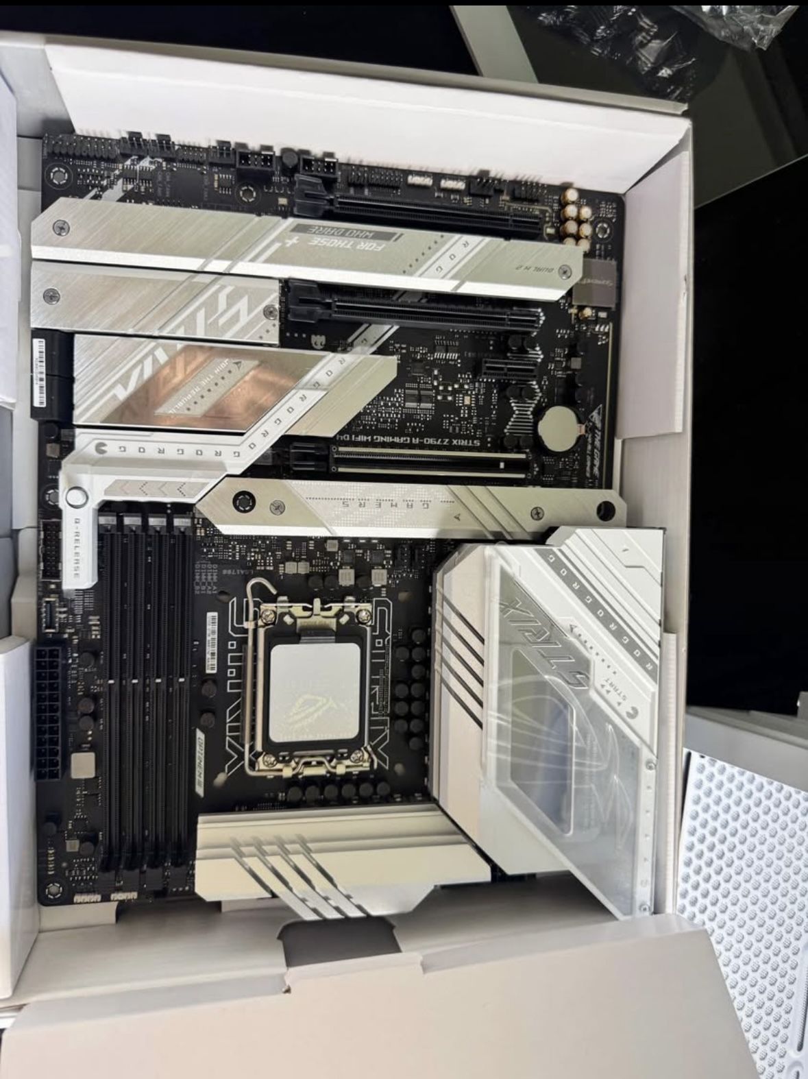 ASUS Z790 ROG STRIX
