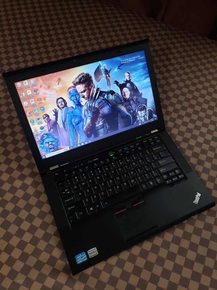 14"inch Intel Core i7 Lenovo Laptop, 750GB HDD, 8GB RAM, Inbuilt Bluetooth, DVD RW📀, SD Card Reader And a WebCam. Windows 10 Installed.