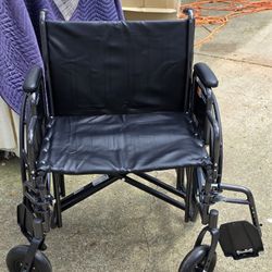 Drive Medical Sentra EC Heavy Duty Wheelchair. Travelers HD
