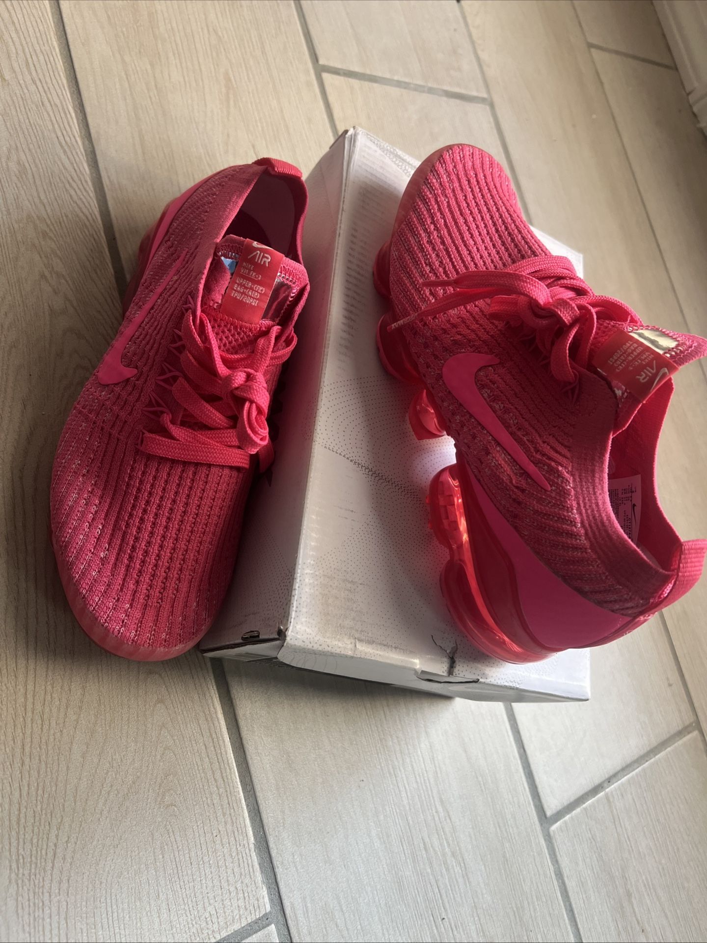 NIKE AIR VAPORMAX FLYKNIT PINK WOMENS RUNNING SHOES RARE CT1274