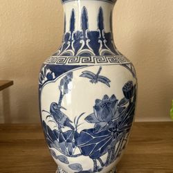 Chinese Flowers and Birds Porcelain Vase