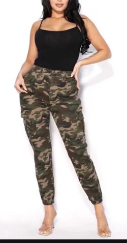 Women’s Camo Pants Size XL