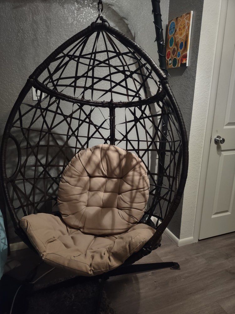 Teardrop Hanging Chair With stand