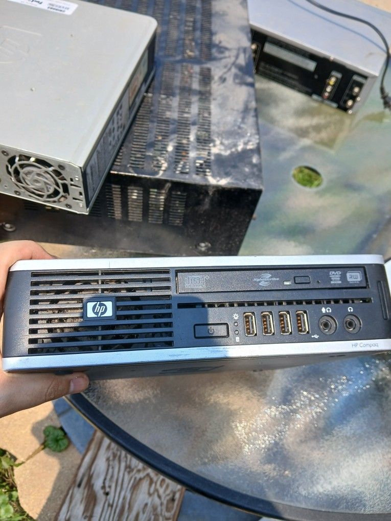 HP Compaq 8000 Elite Ultra-Slim Desktop (USDT) PC