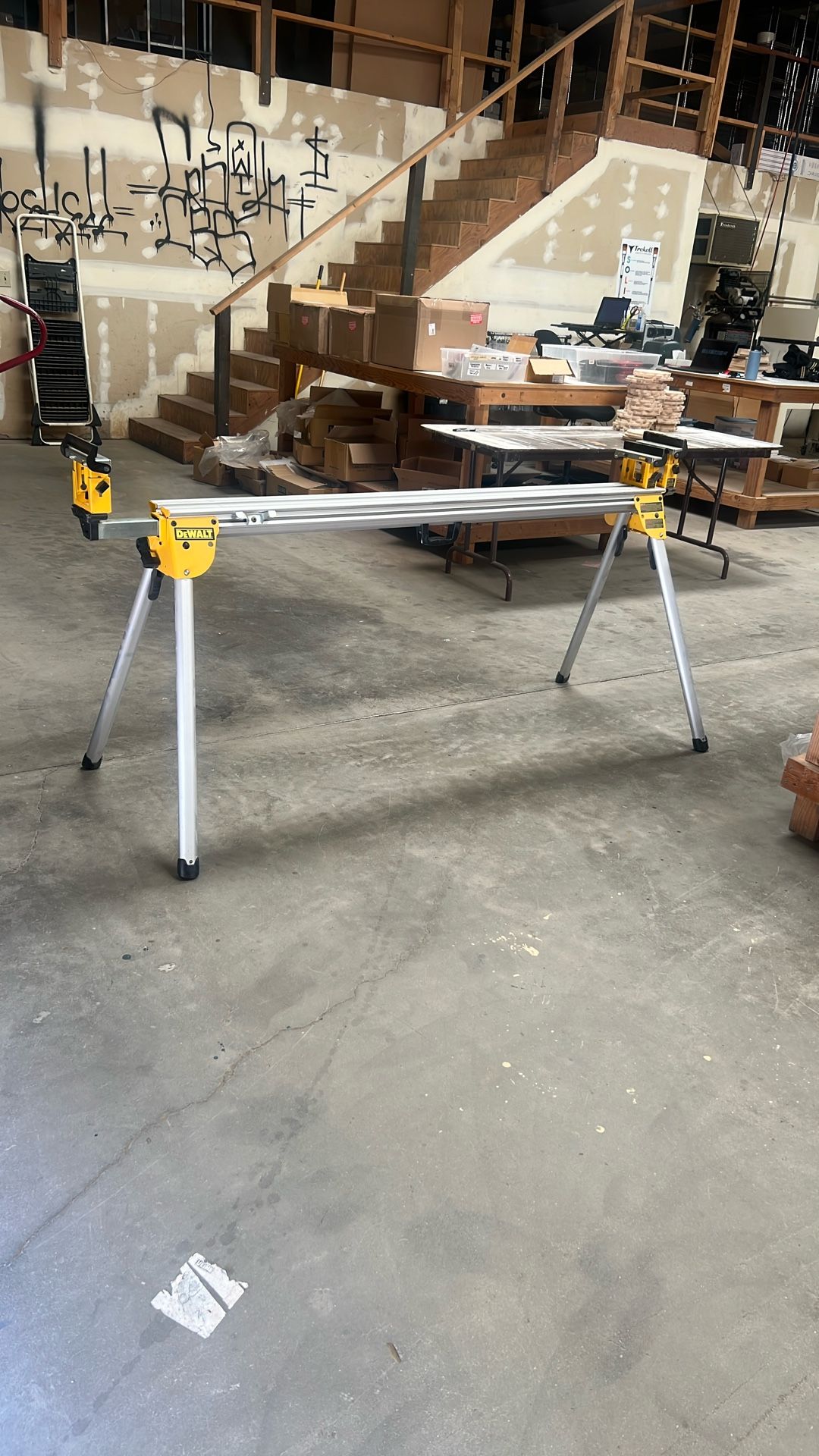 DeWalt Metal 150 X 32 X 9 Miter Saw Stand