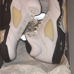 Jordan 5 reverse Metallic (with Box)