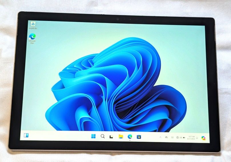 NICE MICROSOFT SURFACE PRO 6 WINDOWS 11 TABLET i5 Processor